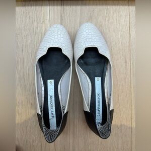 Matt Bernson Women's Textured White and Black Flats